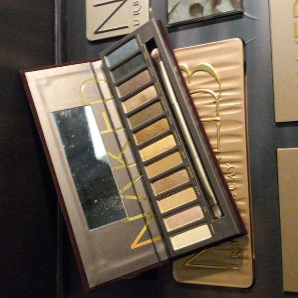 RARE VINTAGE URBAN DECAY NAKED MAKEUP VAULT VOL THREE - Picture 2 of 14